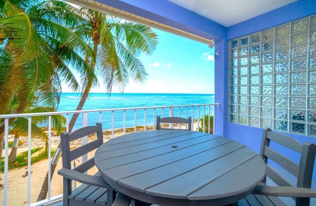 Renovated 2 Bdr Beachfront Condo w/ Pool + Tennis