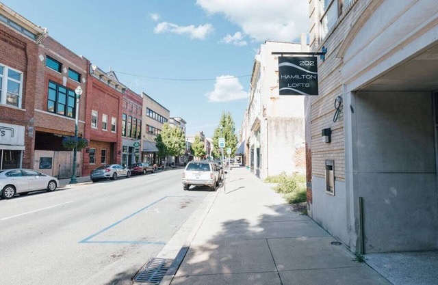 Downtown Johnson City Renovated Apartment