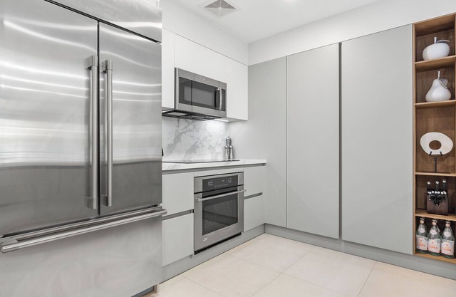 Renovated 2-bedroom condo with WiFi, AC inside Bahía Beach Resort