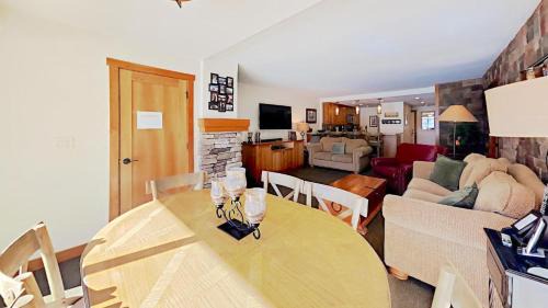 Renovated 2 Bedroom Condo with Elevator Access!