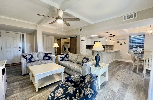 RENOVATED 2BR VILLA, STEPS TO SOUTH BEACH & MARINA HILTON HEAD