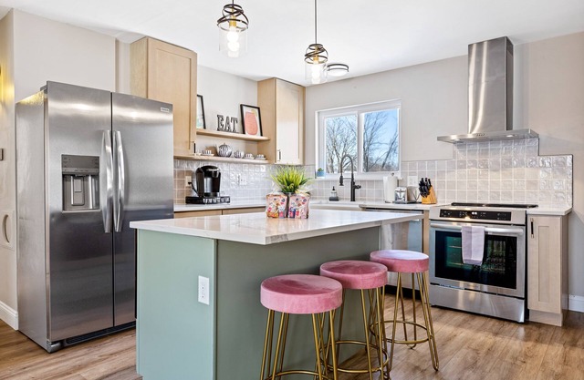 Renovated 3 Bedroom Home By StayLage!