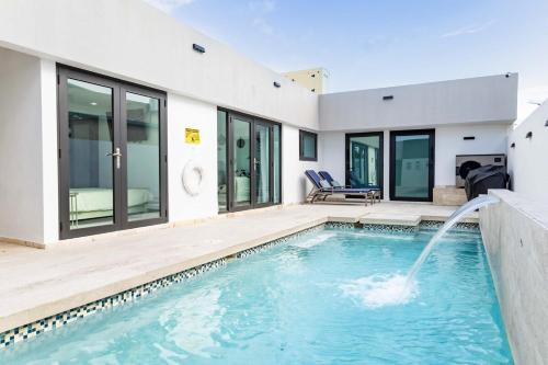 Renovated 3 BR House in Dorado del Mar
