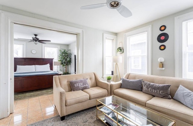 Renovated 3BR Apt / Easy Check-In / FamilyFriendly