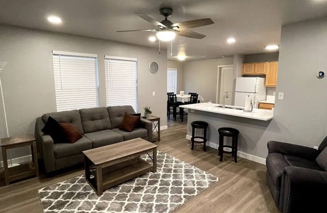 Renovated and Comfortable-South Meridian. Close to everything.