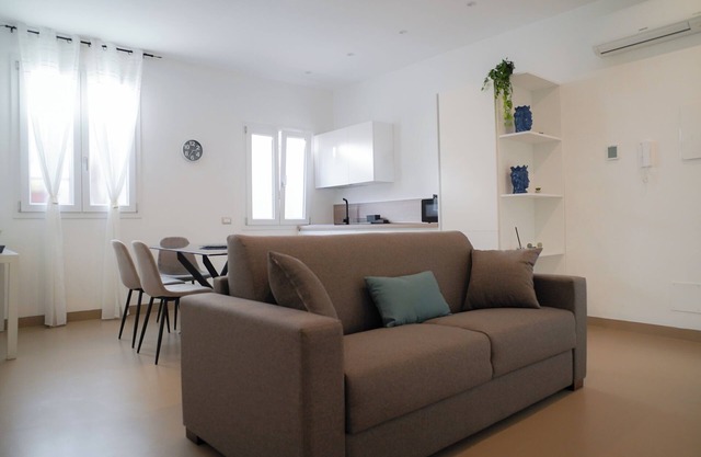Renovated apartment 8 minutes walk to the center suitable for families