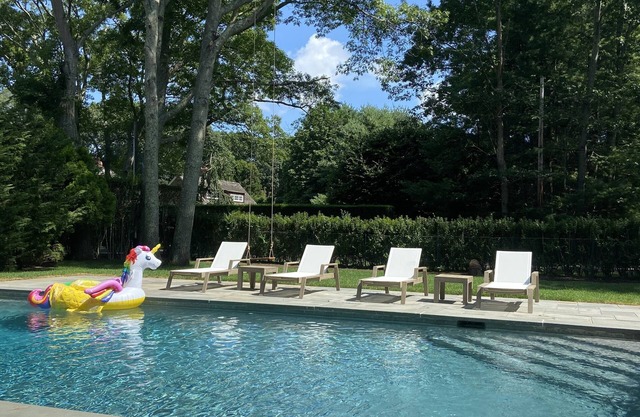 Renovated Beach-Lovers Cottage with Pool / South of the Highway