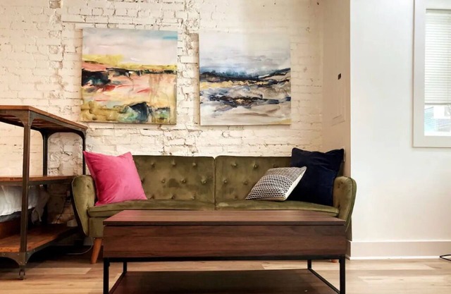 Renovated Boutique Studio in DC /Free Street Parking