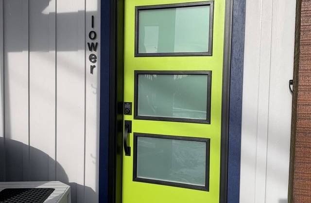 Renovated Ground Level Suite Backing onto Alpine Chair - Pet Friendly