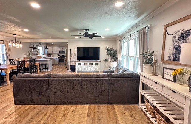 Renovated charming home close to Lee University!