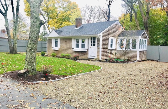 Renoviertes Ferienhaus 1 Meile zum Strand in Chatham!