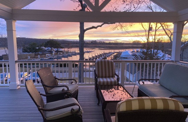 Renovated Cutchogue Home w/ Waterviews & Sunsets in Fleet’s Neck - Walk to beach