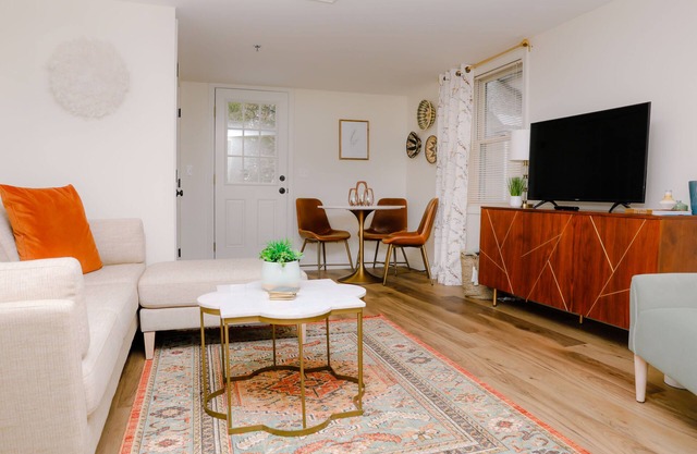Renoviertes 1 Schlafzimmer in der Innenstadt