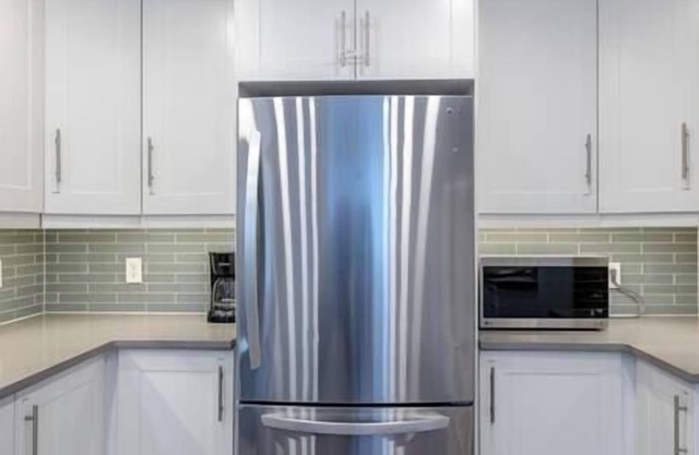Renovated Downtown Home / Wood Fireplace / 2 BDRM