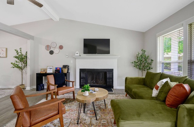 Renovated, Family-Friendly 4BR Retreat in Quiet Cul-de-sac. USA Baseball!