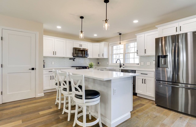 Renovated Family Home on Providence River!
