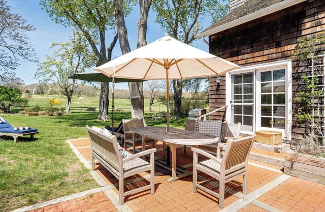 Renovated Farmhouse-Style Home With Country Club Views, Minutes to...