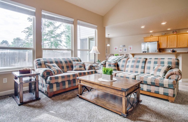 Renovated~Great Location~Pets Welcome~Fast WIFI