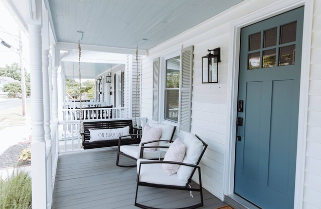 Renovated Home by Central Park-King Bed! Family Friendly. 2 Blocks to Beach!
