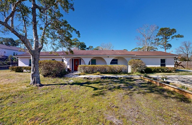 Renovated home + in-law suite near the beach with patio, 2 kitchens, AC, & W/Ds