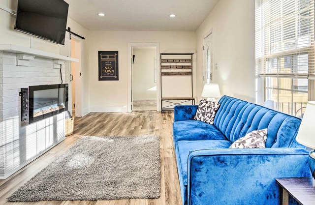 Renovated Indianapolis Home: Central A/C & Porch