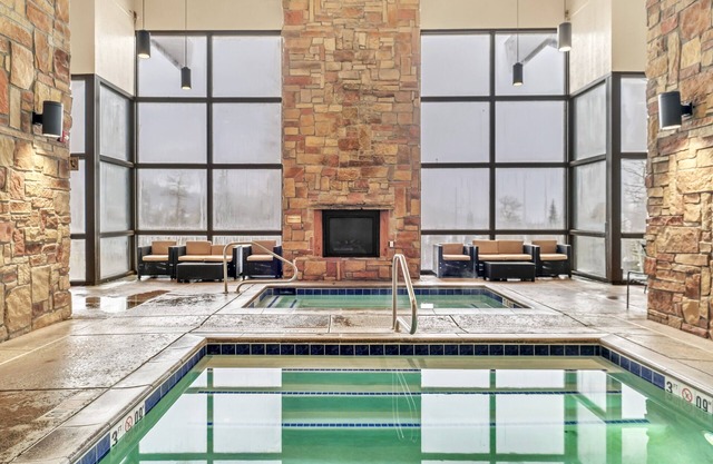 Renovated King Suite with Amazing Amenities, Sleeps 4 Guests