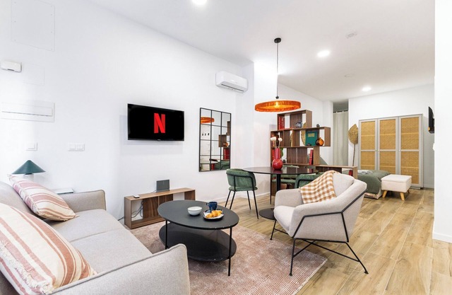 Renovated loft | Adapted | Smart TV | AC | 3Pax |