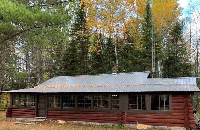 Renovated Log Cabin on Crake Lake