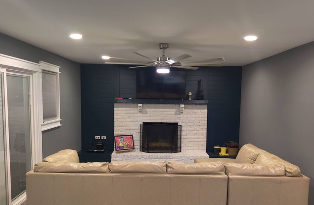 Renovated Luxurious getaway near the city!