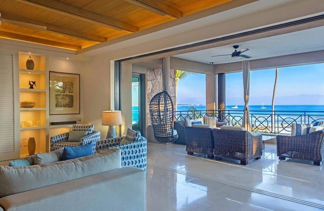 Neu renovierte Beachfront Condo in Punta Mita mit Zugang zu allen Strandclubs