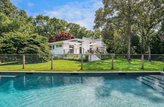 Neues Angebot: Offene Mid-Century Modern Ranch, beheizter Pool, zu Fuß zu den Stränden und Restaurants