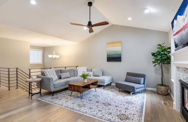Renovated Modern Townhome in the heart of Holladay