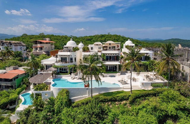 Erschwingliche Villa mit vier Schlafzimmern mit endlosem Blick, privater Pool + die Stadt gehen