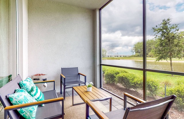 Renovated Pet-Friendly condo - golf, & grill access