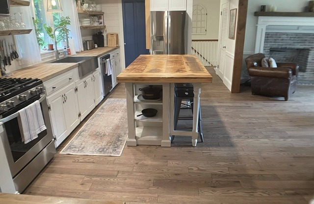 Renovated Ranch 5 Bed 2 Bth, Open concept. Close to beaches, airport & Portland