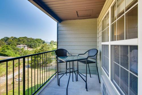 Renovated Resort Condo, 2 Mi to Silver Dollar City