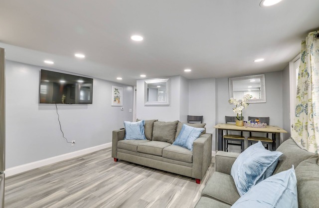 Renovated Retreat in Downtown Waterbury!