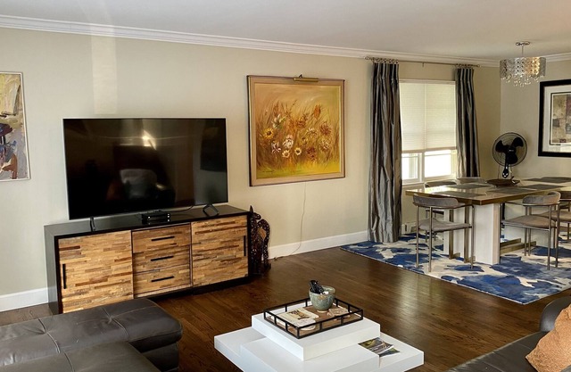 Newly Renovated Saugerties Village Home ~Close to shops, restaurants and parks