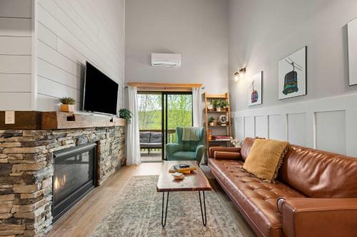 Renovated Ski In Out Condo King Bed Patio Grill