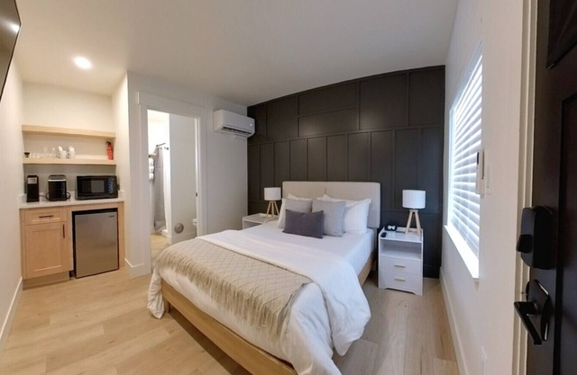 Pet-Friendly Studio Near Lake Coeur d'Alene – Cozy, Modern & Perfectly Located!