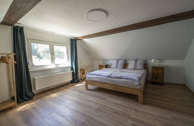 Renoviertes gemütliches Ferienhaus mit Terrasse und Garten, direkt am Waldrand