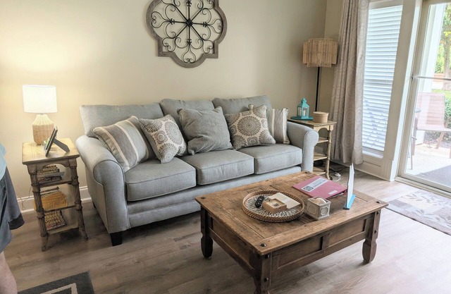 Snowbird rental Oct. 1st to May 1st.First Floor condo at World Tour Golf Course.