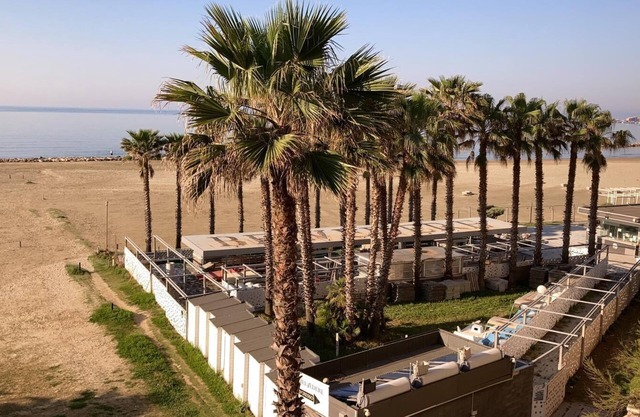Rent apartment by the sea months: May June July August and September...