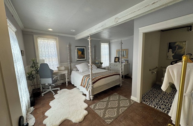 Rent the Entire Historic St James Hotel located in charming Georgetown!!