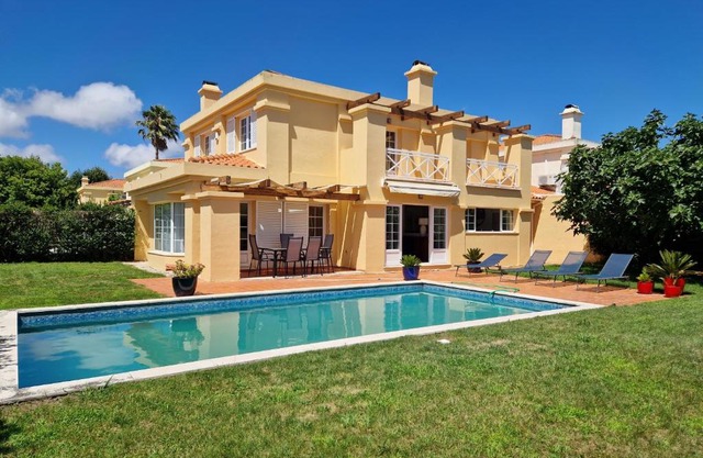 RENT4REST GOLF LOVERS PARADISE 4BR VILLA WITH Pool