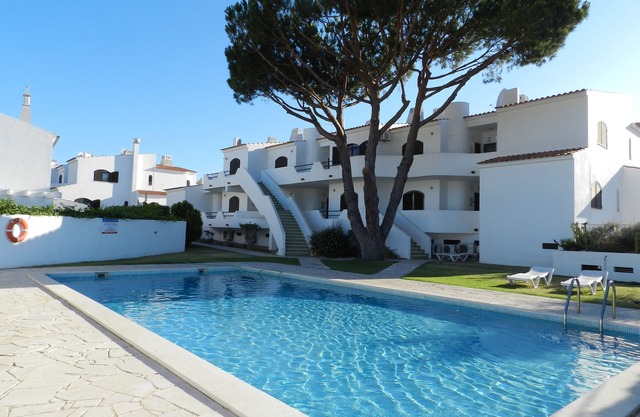 Vermietung von Albufeira / Algarve T1 Ausgezeichnet mit 2 Pools und nah am Strand