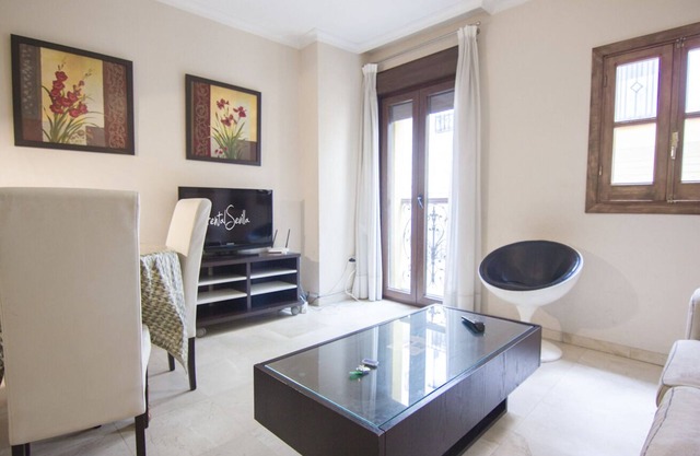 RentalSevilla Bright Apartment in Santa Cruz Neighborhood
