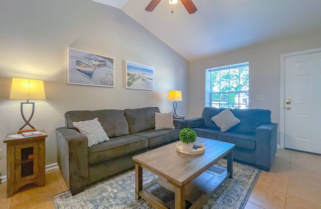 The cozy and newly furnished white townhouse!