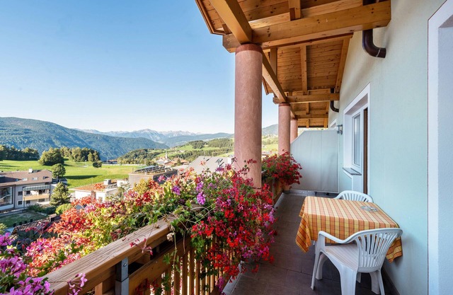 'Residenz Diana Ferienwohnung 302' mit Bergblick, Balkon und WLAN