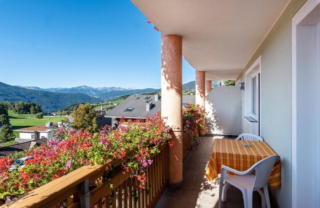 'Residenz Diana Ferienwohnung 202' mit Bergblick, Balkon und WLAN